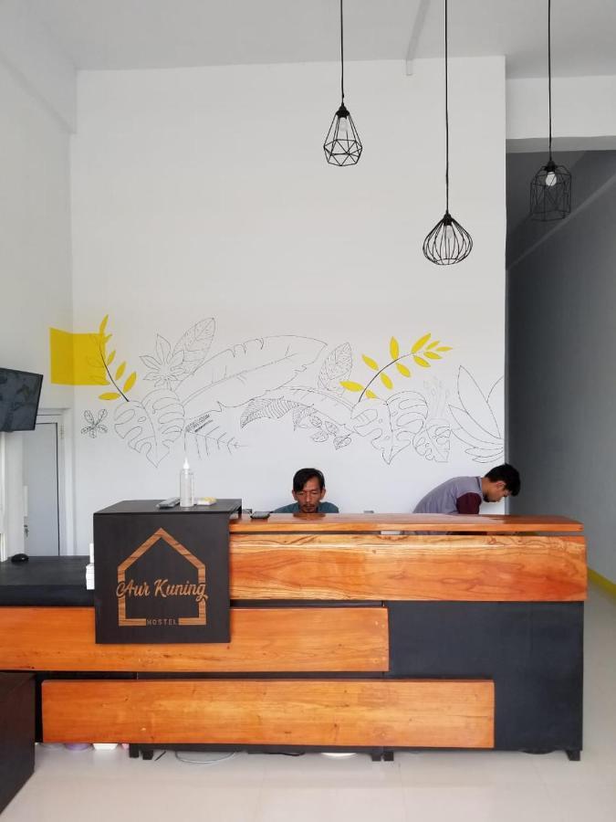 Aur Kuning Hostel Syariah Букитинги Екстериор снимка