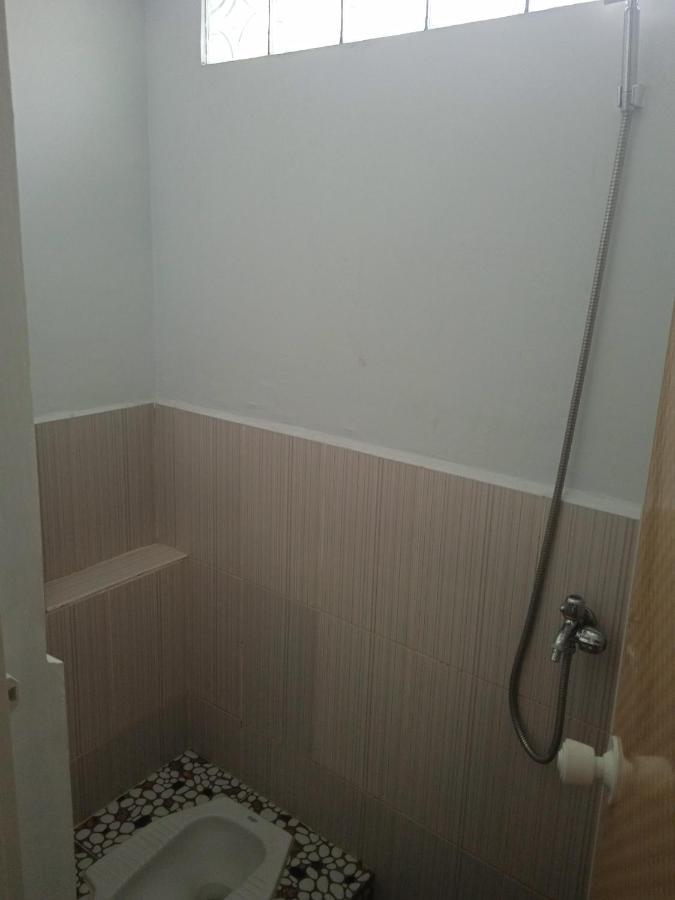 Aur Kuning Hostel Syariah Букитинги Екстериор снимка