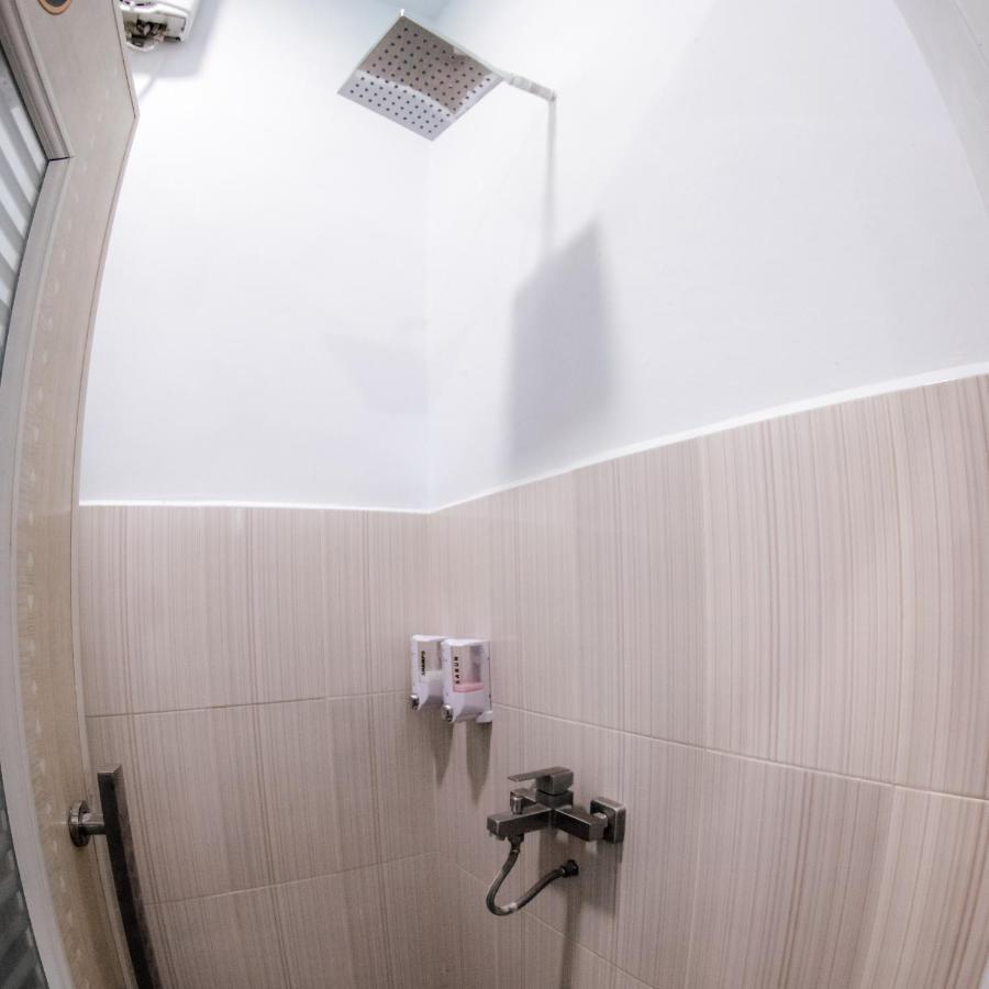 Aur Kuning Hostel Syariah Букитинги Екстериор снимка