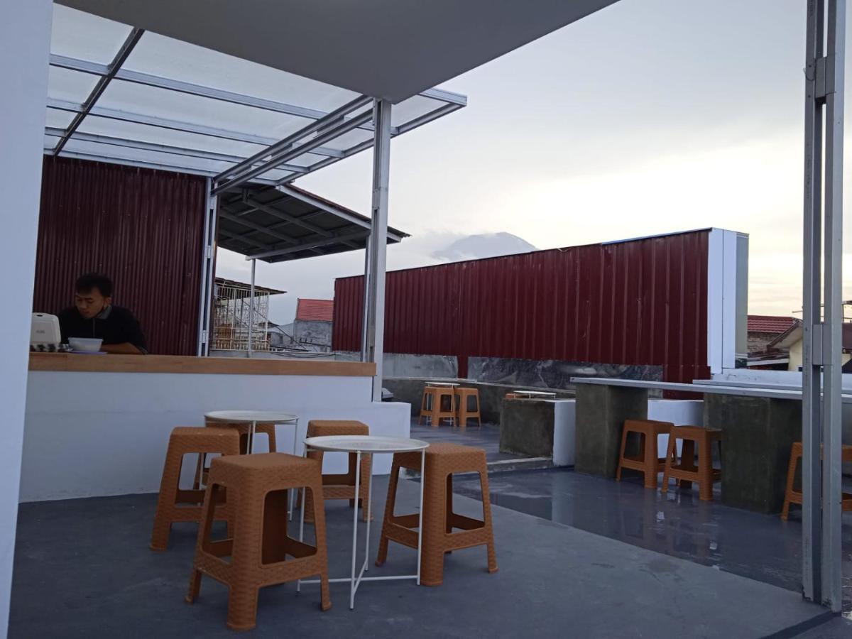 Aur Kuning Hostel Syariah Букитинги Екстериор снимка