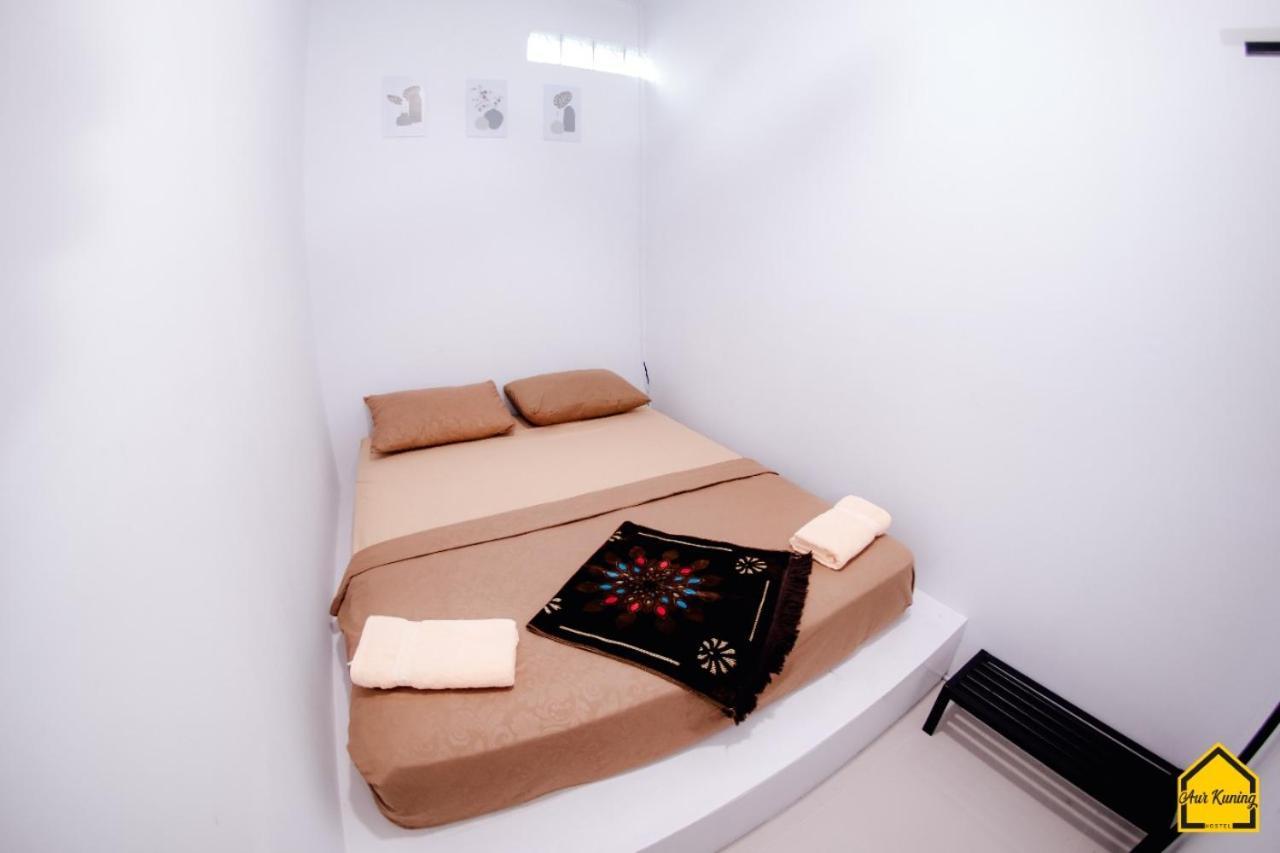 Aur Kuning Hostel Syariah Букитинги Екстериор снимка