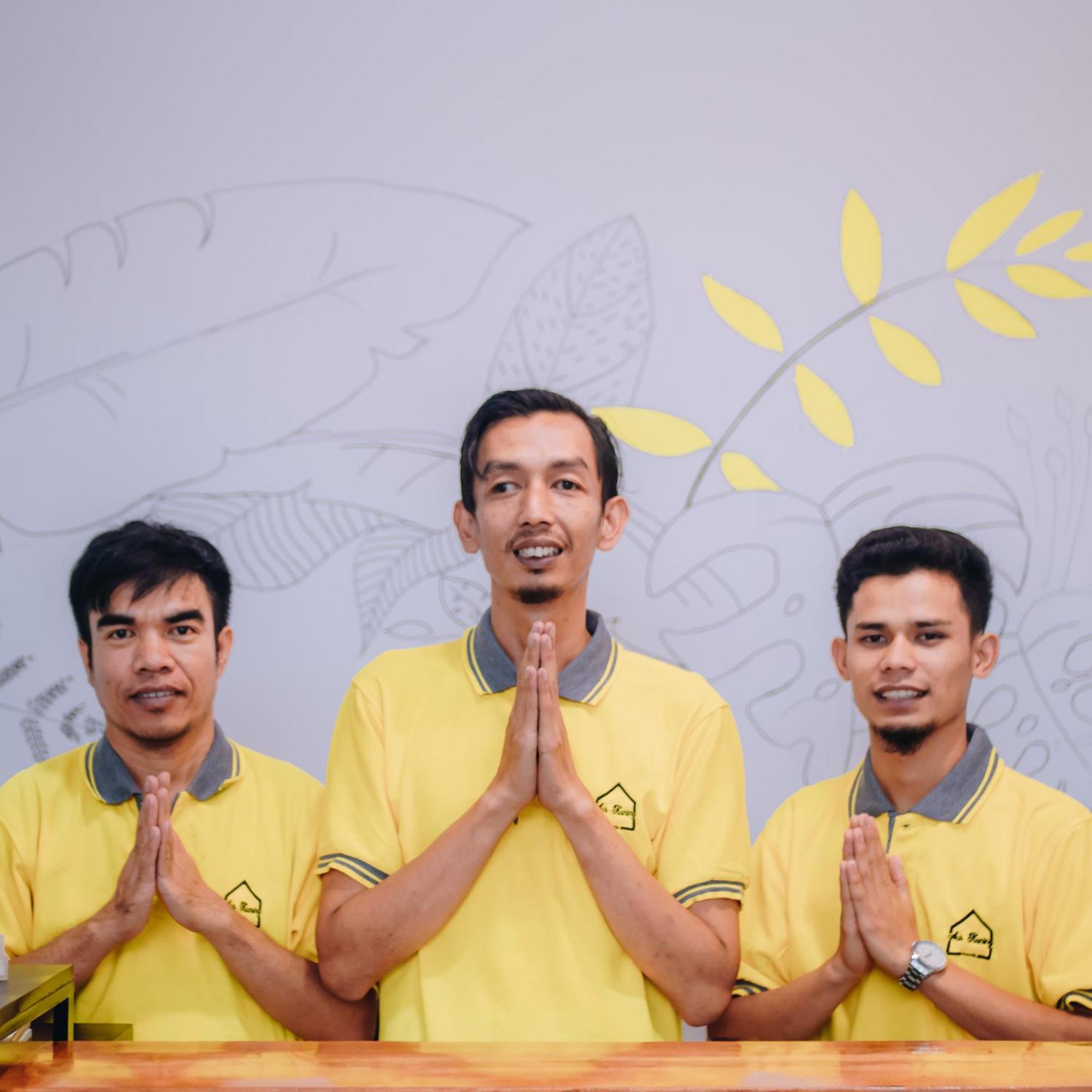 Aur Kuning Hostel Syariah Букитинги Екстериор снимка