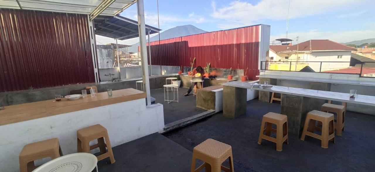 Aur Kuning Hostel Syariah Букитинги Екстериор снимка