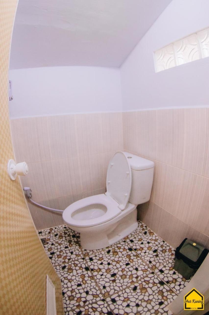 Aur Kuning Hostel Syariah Букитинги Екстериор снимка